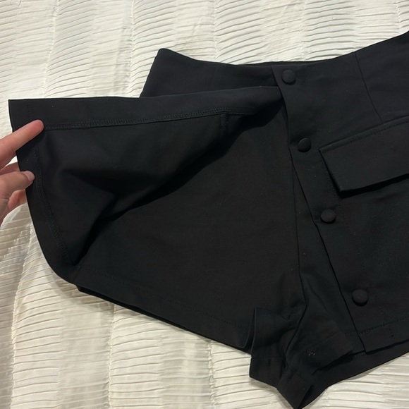 Superdown black shorts - Picture 5 of 9
